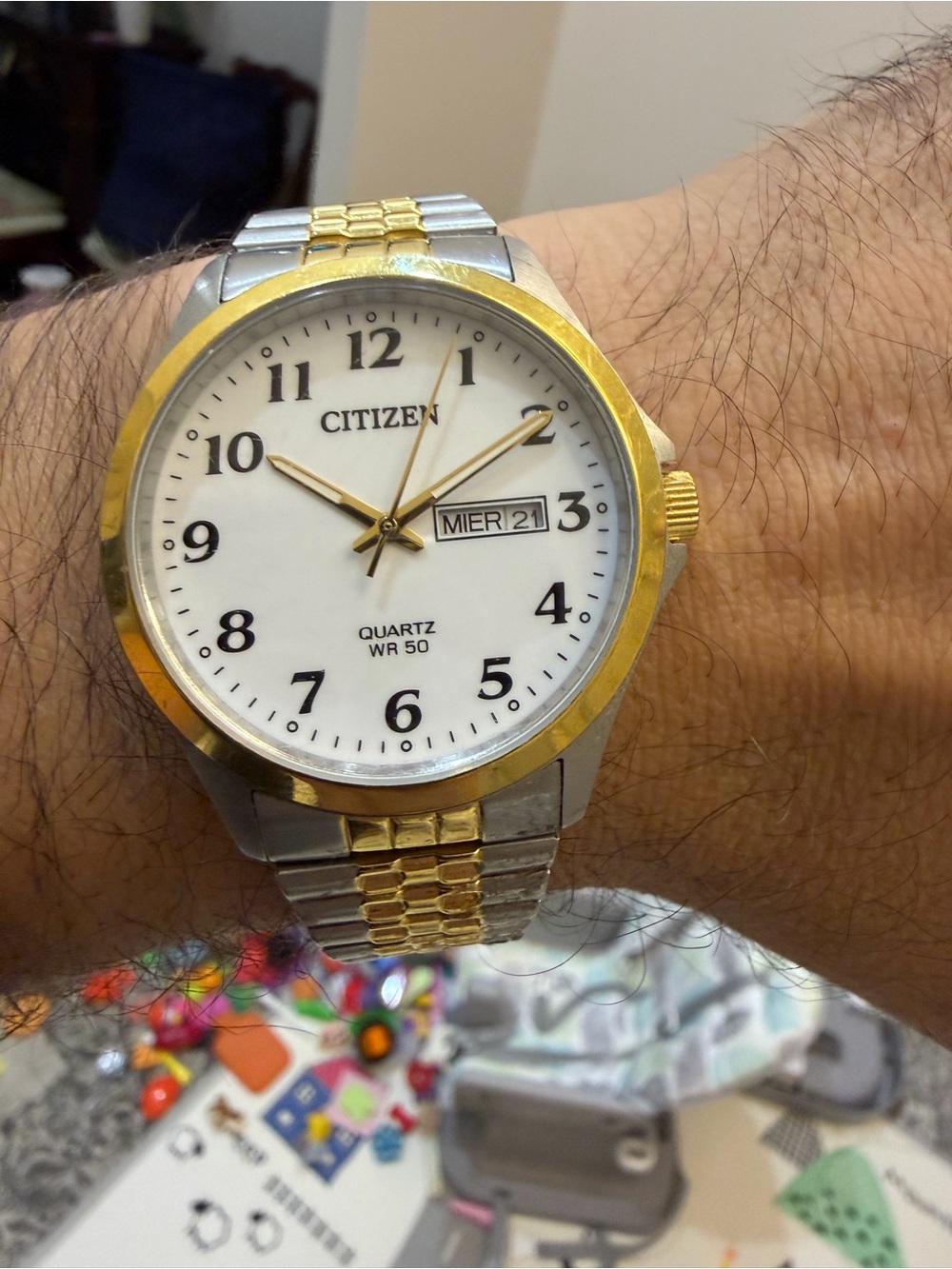 Citizen Mens Quartz Two Tone Stainless Steel Watch White Dial Day Date BF5004-93